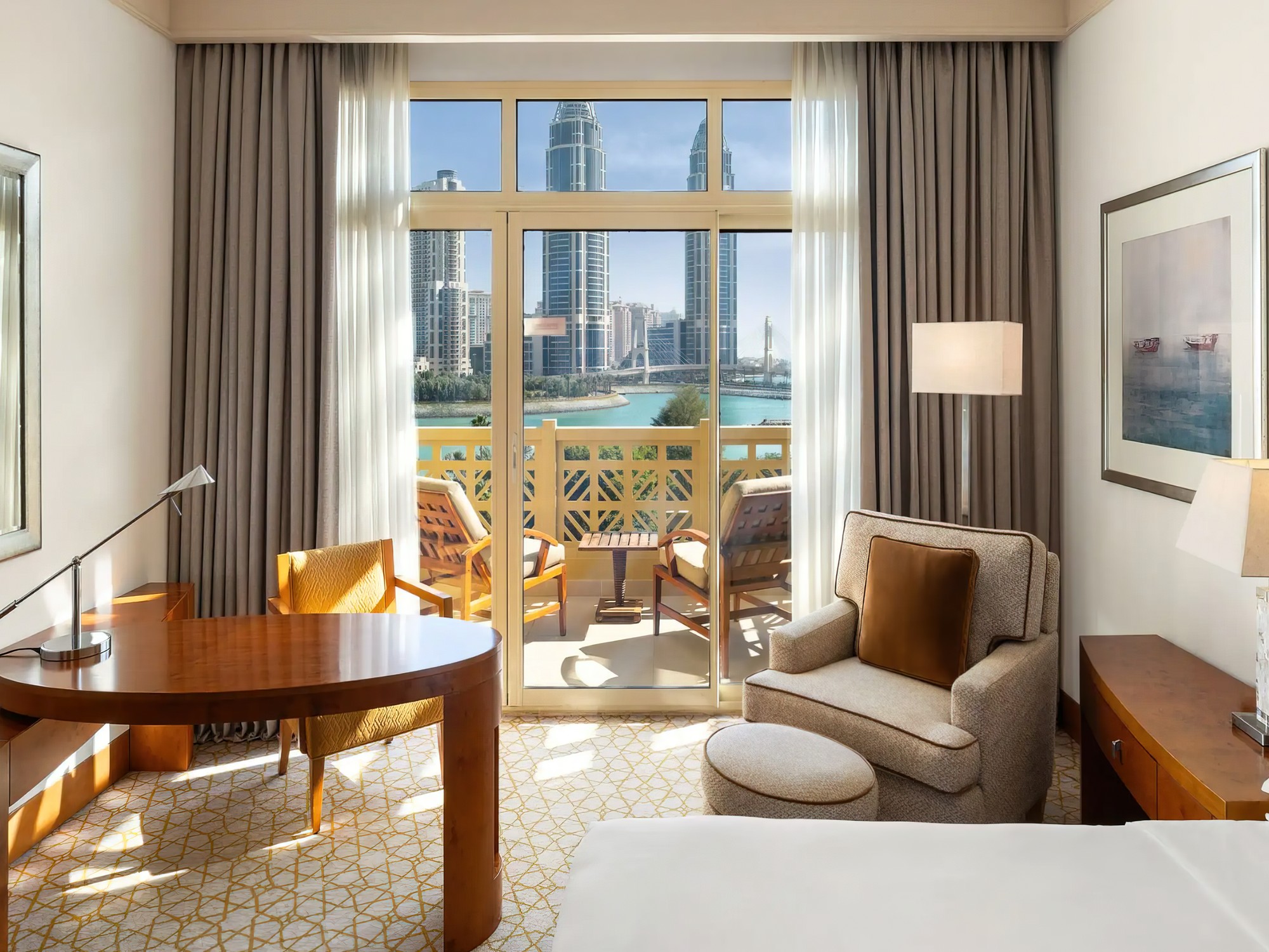 Grand Hyatt Hotel & Apartment